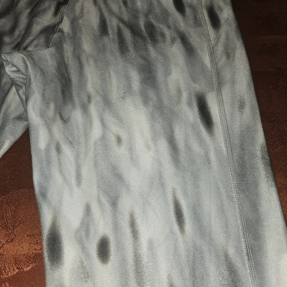 Nike Dri Fit Capri's Large - Picture 8 of 8